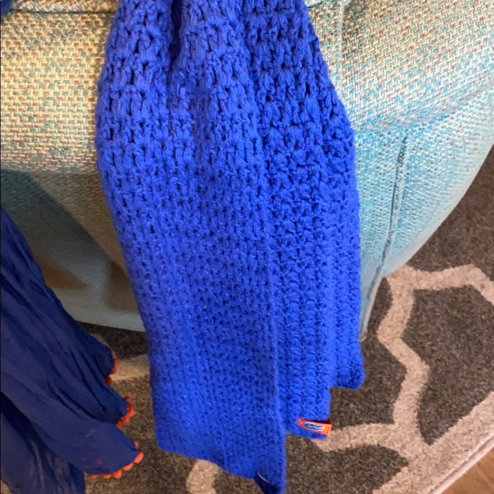 Scarves - Picture 2 of 4